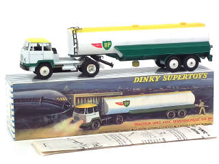 Lot 773 - DINKY TOYS (FRANCE) (1)