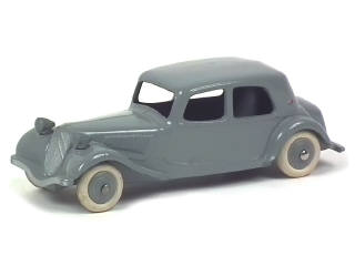 Lot 578 - DINKY TOYS (FRANCE) (1)