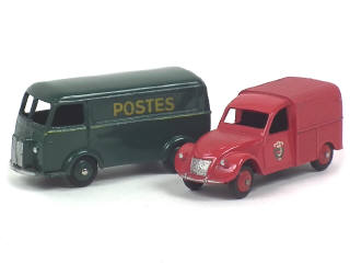 Lot 810 - DINKY TOYS (FRANCE) (2)