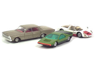 Lot 830 - DINKY TOYS (FRANCE) (3)