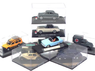 Lot 425 - DIVERS (8)