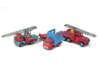 Lot 611 - CORGI TOYS (GB) (4)