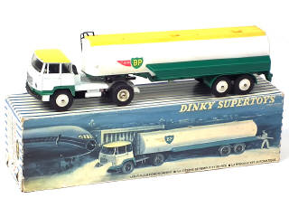 Lot 708 - DINKY TOYS (FRANCE) (1)