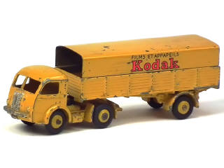 Lot 699 - DINKY TOYS (FRANCE) (1)