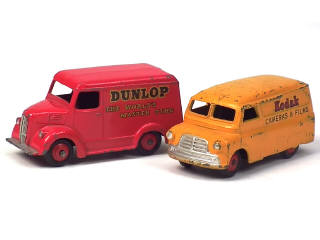 Lot 648 - DINKY TOYS (GB) (2)