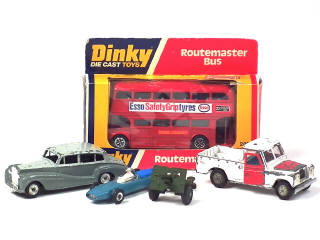 Lot 665 - DINKY TOYS (GB) (5)
