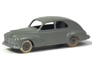 Lot 694 - DINKY TOYS (FRANCE) (1)