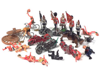 Lot 273 - DIVERS (26)