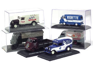 Lot 420 - DIVERS (6)