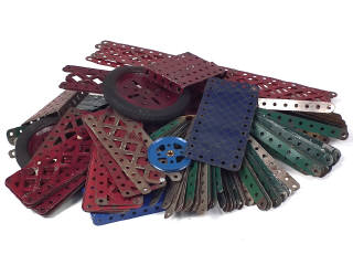 Lot 196 - MECCANO (1)