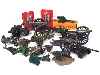 Lot 465 - DIVERS (18)