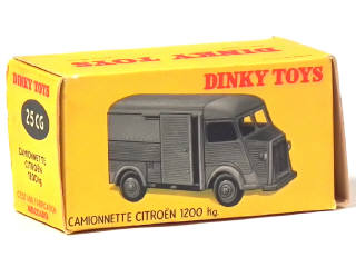 Lot 673 - DINKY TOYS (FRANCE) (1)