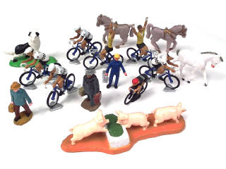 Lot 272 - DIVERS (18)