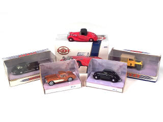 Lot 378 - DINKY MATCHBOX (5)