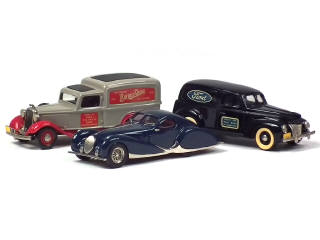 Lot 396 - BROOKLIN MODELS (GB) (2)