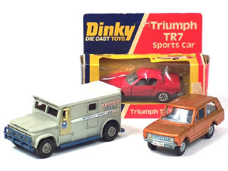 Lot 458 - DINKY TOYS (GB) (3)