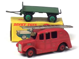 Lot 460 - DINKY TOYS (GB) (3)