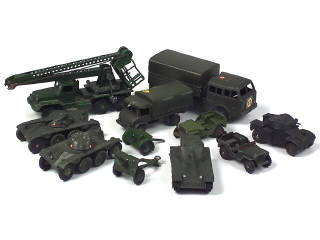 Lot 464 - DINKY TOYS (11)