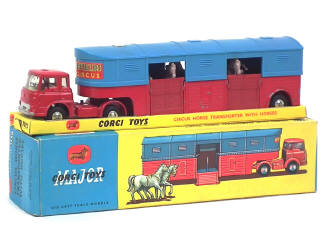 Lot 260 - CORGI TOYS (GB) (1)
