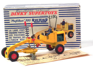 Lot 608 - DINKY TOYS (FRANCE) (1)