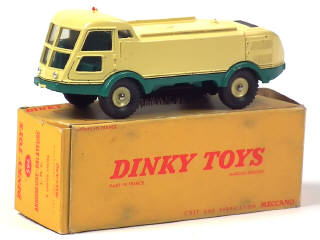 Lot 602 - DINKY TOYS (FRANCE) (1)