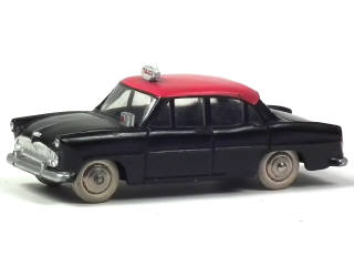 Lot 616 - DINKY TOYS (FRANCE) (1)