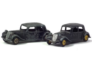 Lot 634 - DINKY TOYS (FRANCE) (2)