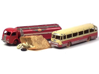 Lot 667 - DINKY TOYS (FRANCE) (3)