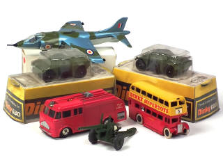 Lot 487 - DINKY TOYS (GB) (6)