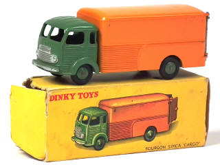 Lot 571 - DINKY TOYS (FRANCE) (1)