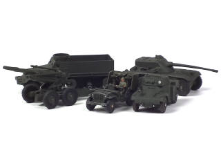 Lot 670 - DINKY TOYS (FRANCE) (5)
