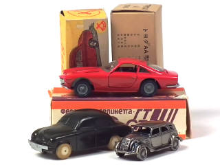 Lot 404 - DIVERS (3)