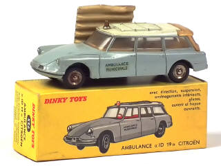 Lot 599 - DINKY TOYS (FRANCE) (1)