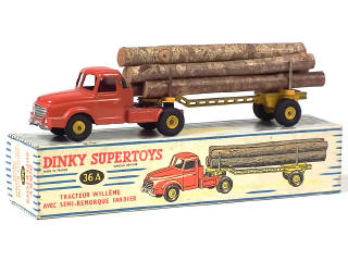 Lot 578 - DINKY TOYS (FRANCE) (1)