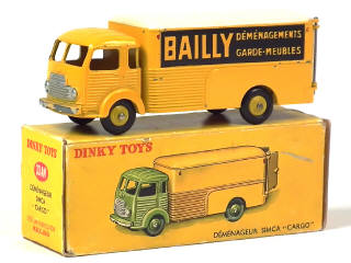 Lot 572 - DINKY TOYS (FRANCE) (1)