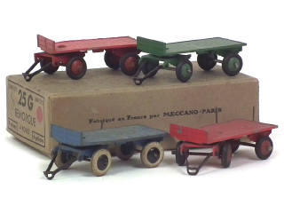 Lot 538 - DINKY TOYS (FRANCE) (5)