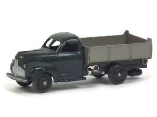 Lot 581 - DINKY TOYS (FRANCE) (1)