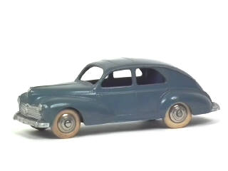 Lot 557 - DINKY TOYS (FRANCE) (1)