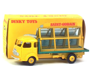 Lot 659 - DINKY TOYS (FRANCE) (1)