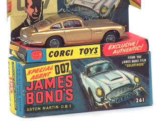 Lot 425 - CORGI TOYS (GB) (1)