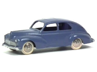 Lot 559 - DINKY TOYS (FRANCE) (1)