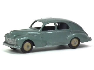 Lot 554 - DINKY TOYS (FRANCE) (1)