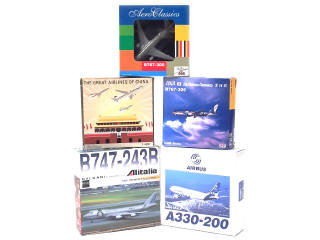 Lot 273 - DIVERS (5)