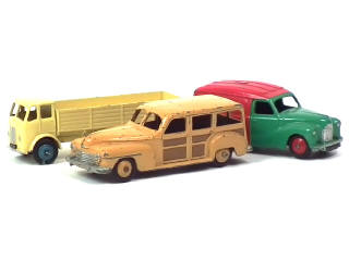 Lot 550 - DINKY TOYS (GB) (3)