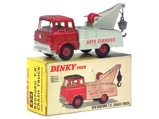Lot 121 - DINKY TOYS (GB) (1)