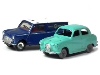 Lot 633 - DINKY TOYS (GB) (2)