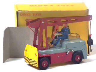 Lot 674 - DINKY TOYS (FRANCE) (1)