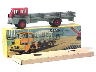 Lot 737 - DINKY TOYS (FRANCE) (1)