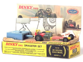 Lot 559 - DINKY TOYS (GB) (1)
