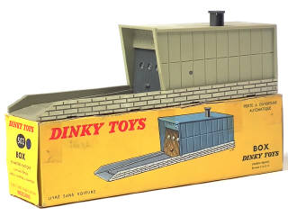 Lot 687 - DINKY TOYS (FRANCE) (1)